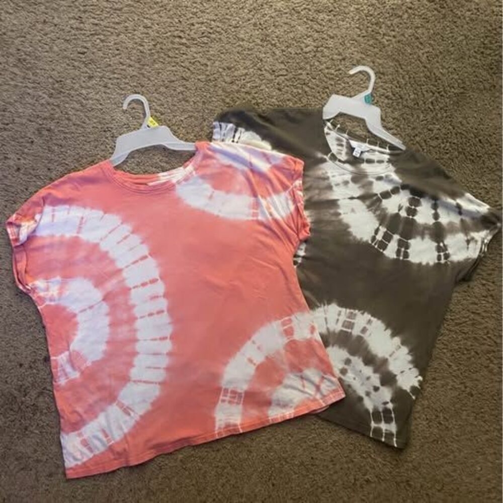 Time and Tru Tie-Dye T-Shirts Women’s size-Large
